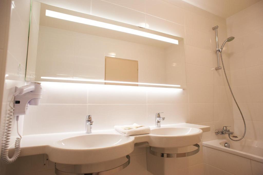 Hotel Spa Le Relais Du Bellay Montreuil-Bellay Ngoại thất bức ảnh